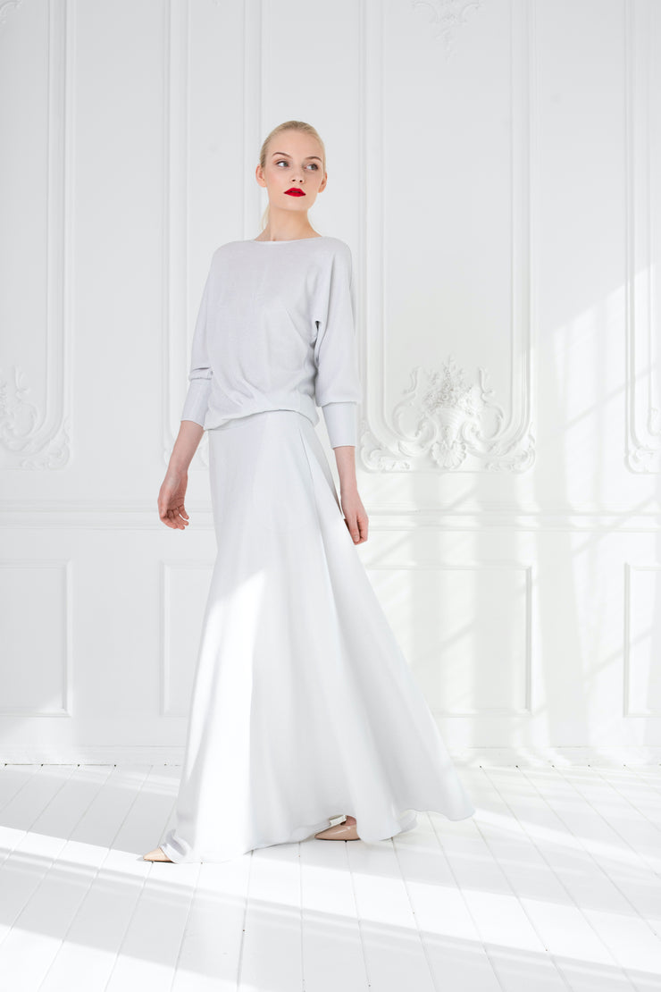 ZABELIA SILVER WHITE KIMONO CUT SLIGHTLY GLITTERING STRETCHY VISCOSE BLEND OPEN BACK WRAP GOWN